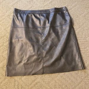 Loft Skirt Size 16. Metallic Silver. Faux Leather.